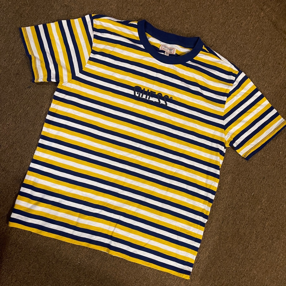 GUESS t shirt